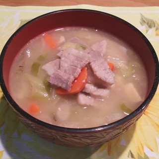 焼き肉用のお肉でガッツリおかず豚汁